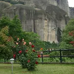Doupiani House Hotel