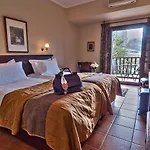 Doupiani House Hotel