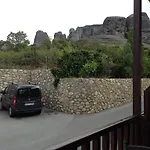 Hotel Doupiani House