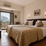 Doupiani House 3*