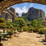 Doupiani House Hotel