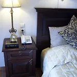 Hotel Doupiani House