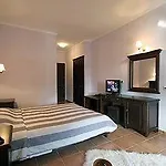 Hotel Doupiani House