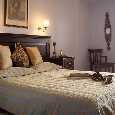 Hotel Doupiani House