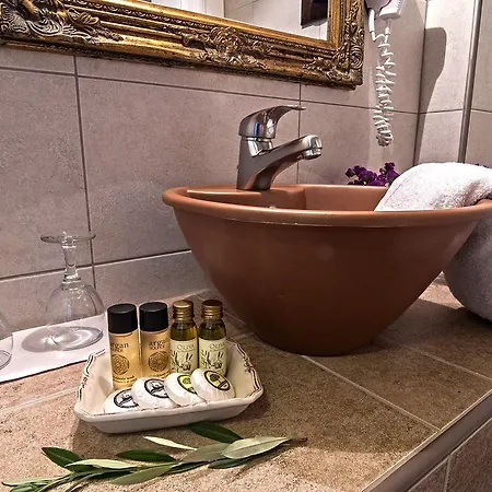 Doupiani House Hotel