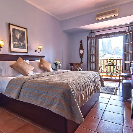 Doupiani House Hotel