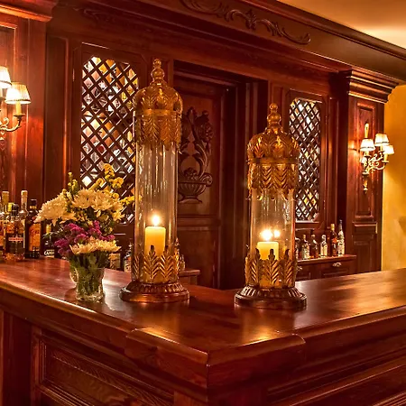 Doupiani House فندق كالامباكا