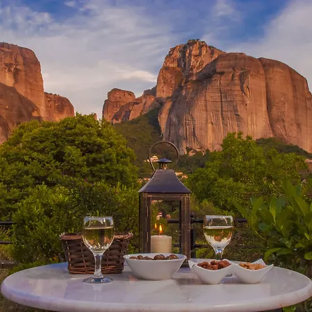 فندق Doupiani House 3*