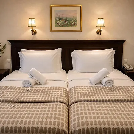 Hotel Doupiani House