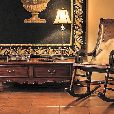 Doupiani House 3*