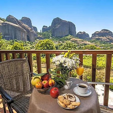 Doupiani House Hotel