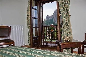 Hotel Doupiani House