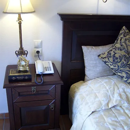 Hotel Doupiani House