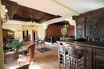 Hotel Doupiani House