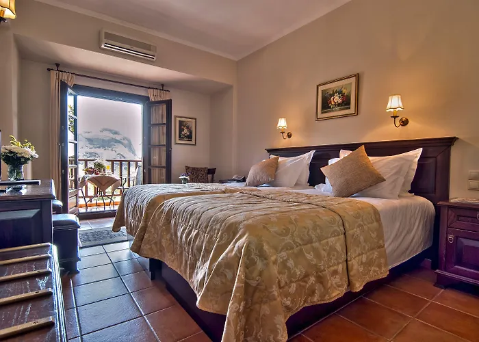 Hotel Doupiani House 3*