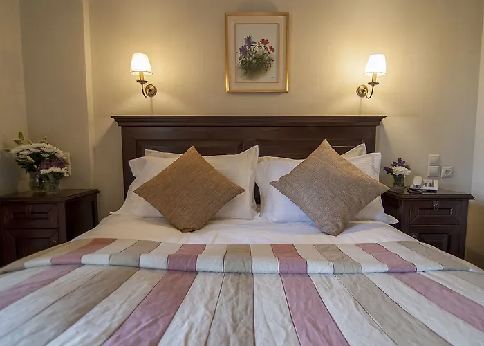 Hotel Doupiani House